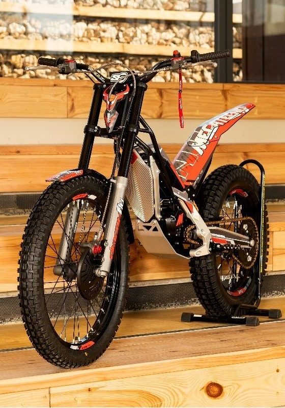 684331030c61b_diseno-clubman (1)